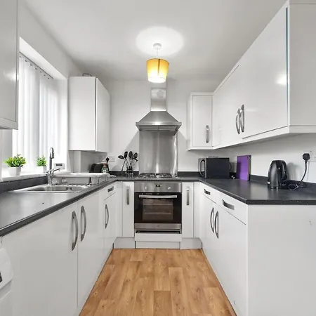 Apartmán From - For Contractors Bradford (West Yorkshire)