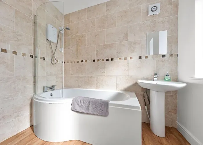 From - For Contractors Apartment Bradford (West Yorkshire)