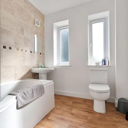 Apartment From - For Contractors Bradford (West Yorkshire)